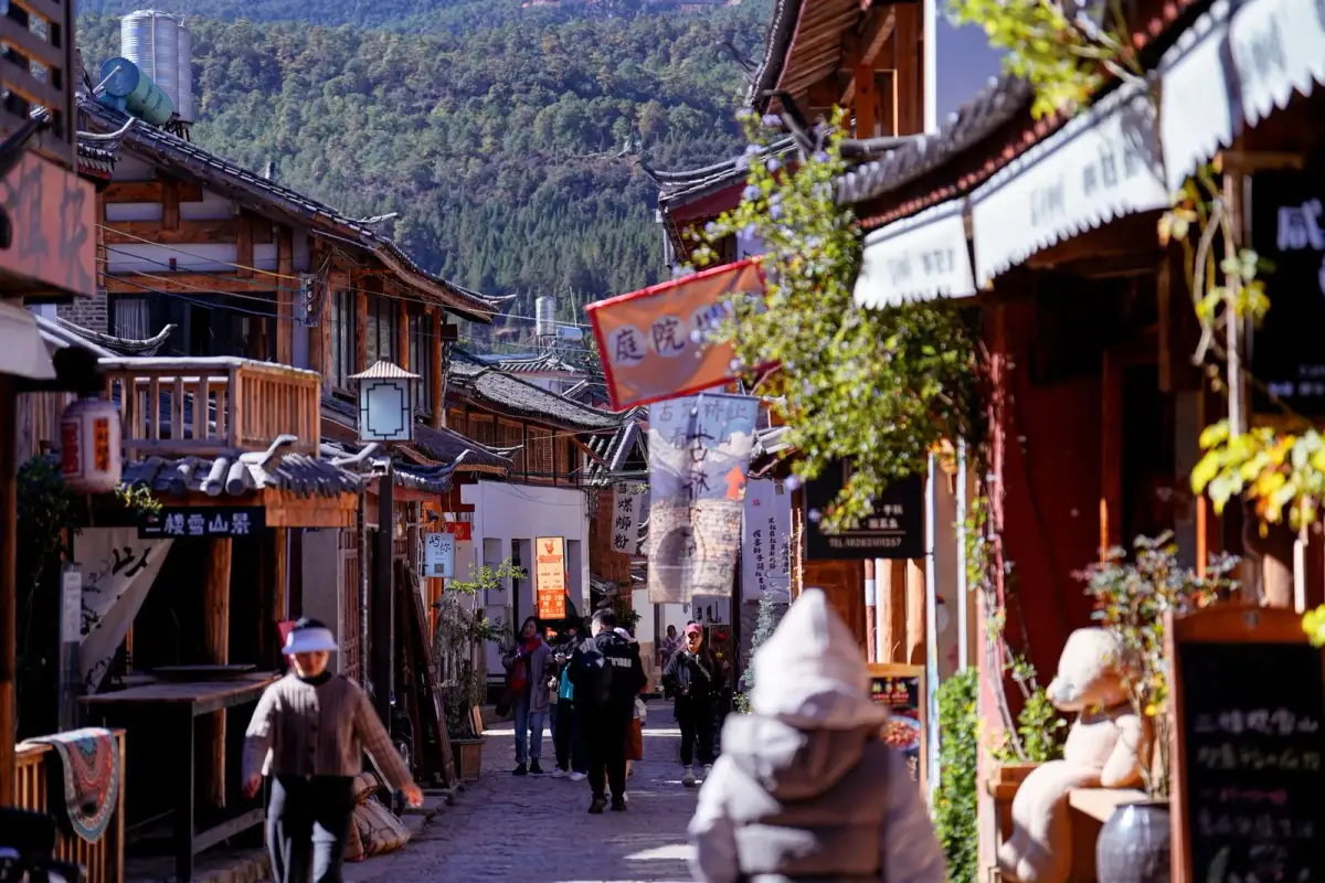 Traditional Yunnan courtyard guesthouse with wooden architecture